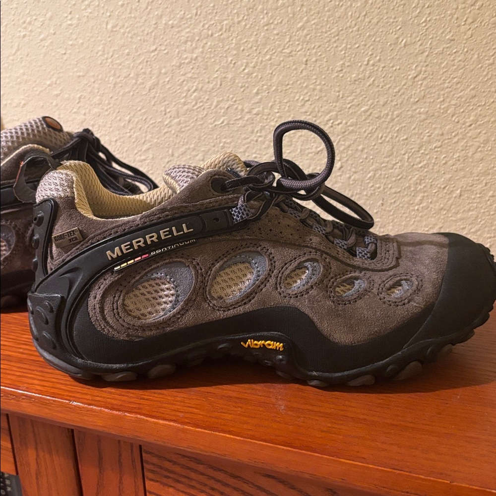Merrell Continuum Gore-Tex Vibram‎ Athletic Hiking Shoes Women 6